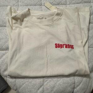 Abercrombie & Fitch White Tee sopranos